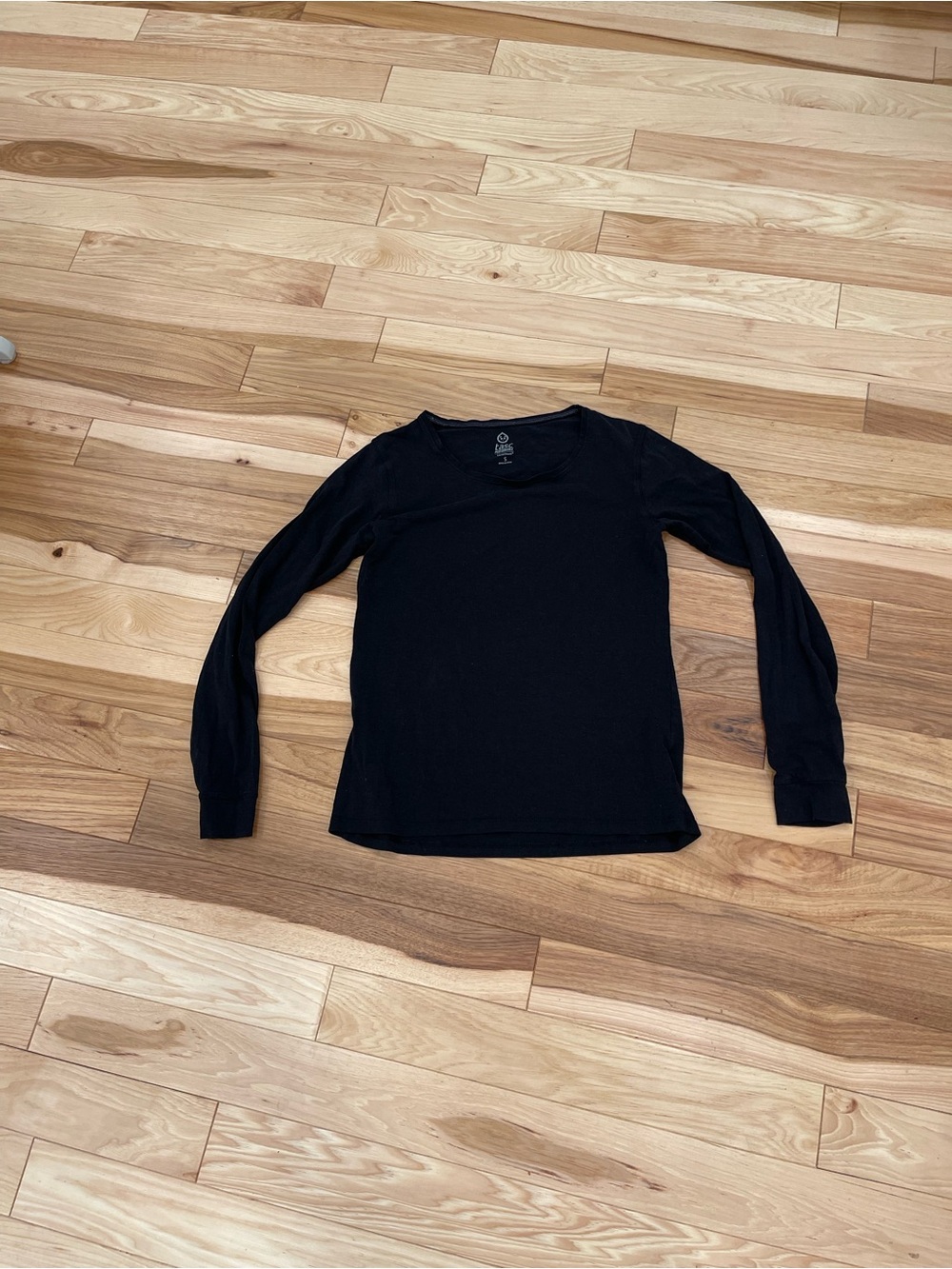 Tasc Performance Black Long Sleeve Crewneck Top
